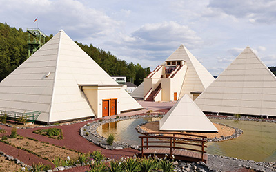 Galileo Park in Lennestadt-Meggen, die Sauerland Pyramiden mit Wissens- und Rätselpark sowie Ausstellungen - Copyright Martin Rameil