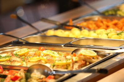 Mittagsbuffet in der Akademie Biggesee